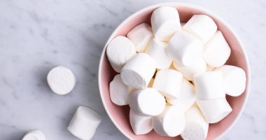 العلم والأعشاب VS كورونا.. هل يخفف عشب المارشيميلو أعراض السعال والتهاب الرئة؟
