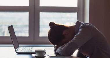 الأطباء يحاولون فك شفرة مرض شبيه بمتلازمة التعب المزمن يصيب المتعافين من كورونا.. انتكاسة وضعف وضباب الدماغ عند بذل أى مجهود قد تستمر لسنوات.. والإرهاق قد يكون بسبب جلطات أو التهاب أحدثه كوفيد 19