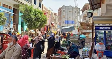 زحام بسوق بقرية المؤانسة بالشرقية ومطالب بالحد من التجمعات للوقاية من كرورنا  