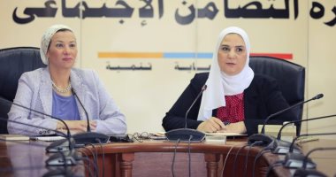 التضامن  تبحث مع البيئة تحسين أوضاع العاملين فى قطاع جمع وتدوير القمامة