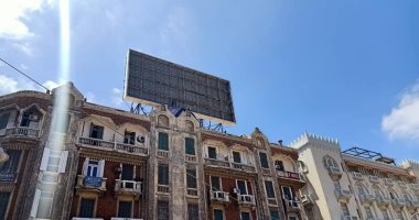 ضبط وإزالة الإعلانات المخالفة والإشغالات بأحياء العجمى ووسط الإسكندرية