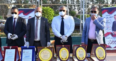 وكيل صحة الغربية يكرم أعضاء الفريق الطبي  بالمدينة الجامعية بسبرباي