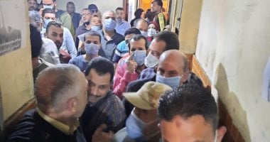 زحام فى أول يوم عمل بمكاتب التوثيق بالشهر العقارى  