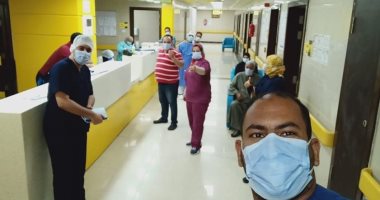 فرحة العاشر من رمضان.. خروج 8 متعافين من كورونا بمستشفى الحجر بإسنا"صور"