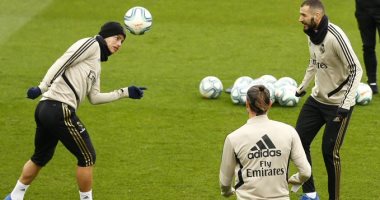 ريال مدريد يعقد اجتماعاً مهماً مع زيدان 
