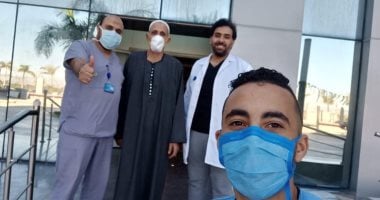 خروج 3 حالات جديدة من مستشفى أبو خليفة للحجر بعد تعافيهم من كورونا.. صور