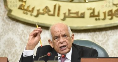 البرلمان يوافق على فرض رسوم على البنزين والسولار.. والحكومة: لا زيادة بالأسعار