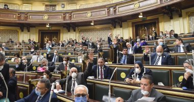 البرلمان يشترط جاهزية البنية التحتية للاتصالات والتدريب فى تنفيذ رؤية تقليص الأسبوع الدراسى والاعتماد على التعليم عن بعد.. طارق شوقى فى حضرة النواب قريبًا..  واقتراح بفصول متنقلة وتقييم للتجربة باستطلاع رأى