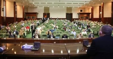 وزير الرى يجتمع بشركات مقاولات تتعامل مع الوزارة لمناقشة مشروع تأهيل الترع