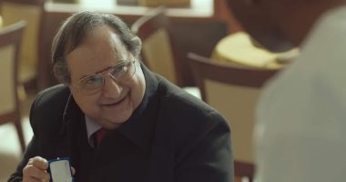 مسلسل "ليالينا 80".. الحلقة 10 تشهد إغماء خالد الصاوى فى الشارع 
