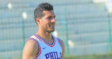شاهد.. احتفال لاعبى الزمالك بعيد ميلاد طارق حامد فى غرفة الملابس