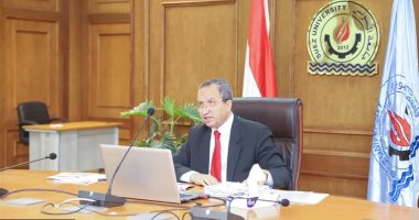 رئيس جامعة السويس: انتهينا من تطعيم 95% من عناصر المنظومة بالجامعة 