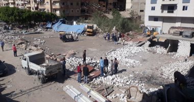 صور ..إزالة التعديات وفتح الطريق بشارع محمد نجيب وحتى الملك حفنى شرق الإسكندرية