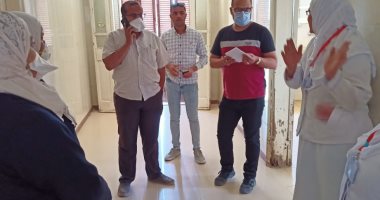 إحالة 37 طبيبا وصيدليا بمستشفى أبنوب المركزى للتحقيقات خلال جولة مفاجئة للصحة