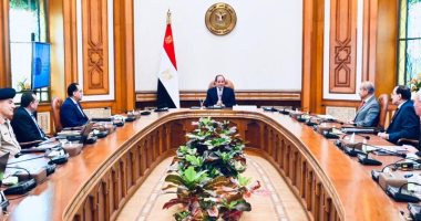 السيسي يبحث مع مدبولى وعدد من المسئولين استعراض الموقف التنفيذى لمشروعات أرض الفيروز وتطوير بحيرة البردويل.. الرئيس يوجه بمواصلة جهود التنمية بمفهومها الشامل بشبه جزيرة سيناء والاهتمام بالتجمعات البدوية السكنية