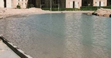 "سيبها علينا".. شكوى من كسر ماسورة مياه للشرب بمنطقة حدائق اكتوبر