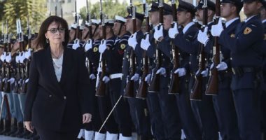 هن من أوروبا.. حلقة 13.. القاضية التى أصبحت أول رئيسة لدولة اليونان حيث يهيمن عليها الرجال.. أدت اليمين وسط تدابير كورونا.. خصصت أولوياتها لسداد ديون البلاد وحل ملفات الهجرة وتغير المناخ وحماية الأقليات