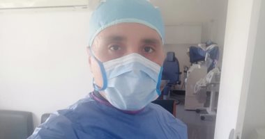 الجيش الأبيض.."عمرو" أخصائي بمستشفى هيئة قناة السويس في مواجهة كورونا