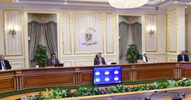 رئيس الوزراء يتابع إجراءات مواجهة فيروس كورونا.. ويؤكد: تغطية جميع احتياجات المستشفيات.. ويطالب بارتداء الكمامات فى الأماكن العامة وتحويلها لأسلوب حياة.. ويوجه بالتعاقد على أمصال الأنفلونزا الموسمية