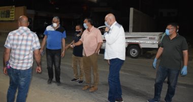 صور.. سكرتير عام الأقصر يتابع حملات النظافة والرش والتعقيم بالشوارع والميادين