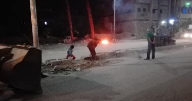 صور.. مدينة إسنا بالأقصر ترفع أطنان من المخلفات وتعقم الشوارع