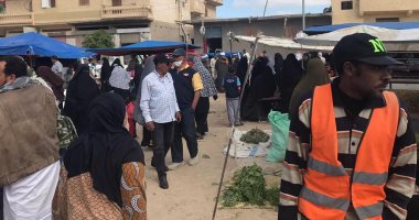 صور ..حملات مكثفة بأحياء الإسكندرية لفض الأسواق واشغالات الطريق
