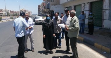 سفاجا تواصل تركيب كشافات الليد وصيانة الأعمدة بشوارع المدينة..صور 