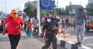 مقتل 5 أشخاص وإصابة المئات إثر تسرب غاز في مصنع بالهند.. فيديو