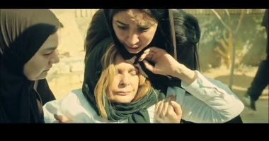 مسلسل "خيانة عهد" .. محمود التهامي يغني قلبي خواء بمشهد جنازة نجل يسرا