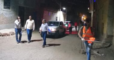 رئيس مدينة الطود بالأقصر يتابع حملات التطهير والتعقيم بشوارع العديسات 