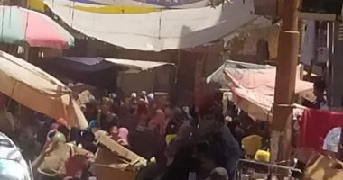 خوفا من كورونا.. قارئ يشكو التكدس والزحام بسبب استمرار سوق طوخ بالقليوبية