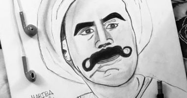 قارئة فنانة تشارك برسومات باستخدام القلم الرصاص والفحم