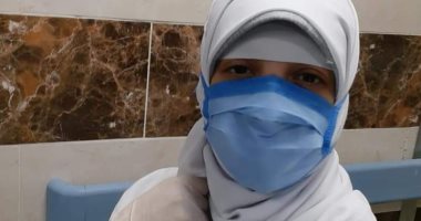 "مى" ملاك رحمة يصنع البهجة للأطفال بمستشفى قها للحجر الصحى