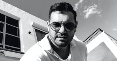 عمرو يوسف يصور غلاف مجلة GQ الشرق الأوسط عن بعد من منزله