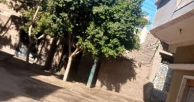 إغلاق سوق الجمعة بقرية بنى هلال بسوهاج واستمرار رش وتعقيم الشوارع 