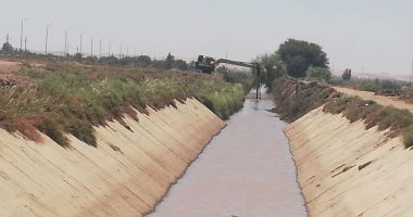 رى أسوان تواصل نزع الحشائش استعدادا لفتره أقصى الاحتياجات 