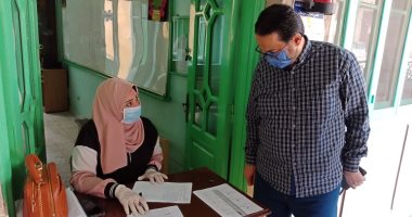 وكيل تعليم الغربية يتفقد أول أيام تسليم المشروعات البحثية الطلابية بالمدارس