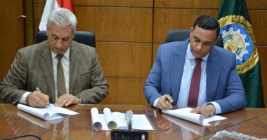 محافظ الدقهلية يوقع عقد لإحلال وتجديد محطات الصرف بجمصه بـ65 مليون جنيه