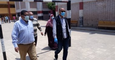 وكيل تعليم الجيزة يتابع تسليم الأبحاث ويغلق مكتبة تبيع قالب البحث بـ35جنيها