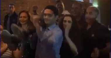 العصابة الفرفوشة رزق..أبطال مسلسل 100 وش يؤدون "رقصة التابوت" خلال التصوير