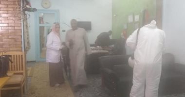 الطب البيطرى يطهر مبانى الوحدة المحلية لمركز إدفو
