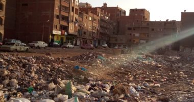 شكوى من تراكم القمامة فى منطقة الكوم الأخضر بالهرم