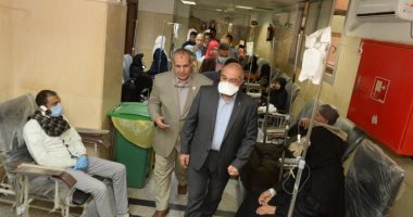 رئيس جامعة أسيوط يشيد بحجم العمل الجارى فى معهد الأورام لخدمة المرضى