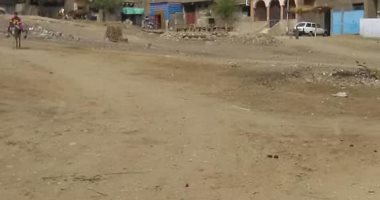 إغلاق سوق قريتى العرابة وبرديس بسوهاج ورفع 40 طن قمامة 