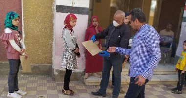 محافظ أسيوط: تنفيذ الاجراءات الاحترازية والتطهير أثناء تسليم المشروعات البحثية