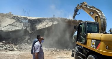 محافظ أسيوط: تنفيذ قرارات لإزالة مخالفات البناء بمركز الفتح.. صور 
