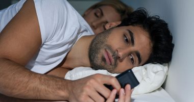 زوجة فى دعوى طلاق: زوجى تزوج مواقع التواصل الاجتماعى وأدمن الألعاب الإلكترونية