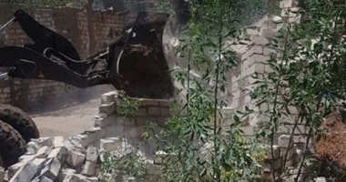 صور .. إزالة التعديات على أراضى الدولة ب"طوسون"شرق الإسكندرية