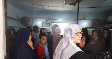 اضبط مخالفة.. زحام بمكتب بريد زفتى فى الغربية رغم التحذيرات.. صور