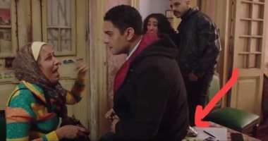 تعرف على رد فعل آسر ياسين بعد جلوسه على كوباية شاي في مسلسل " بـ 100 وش"